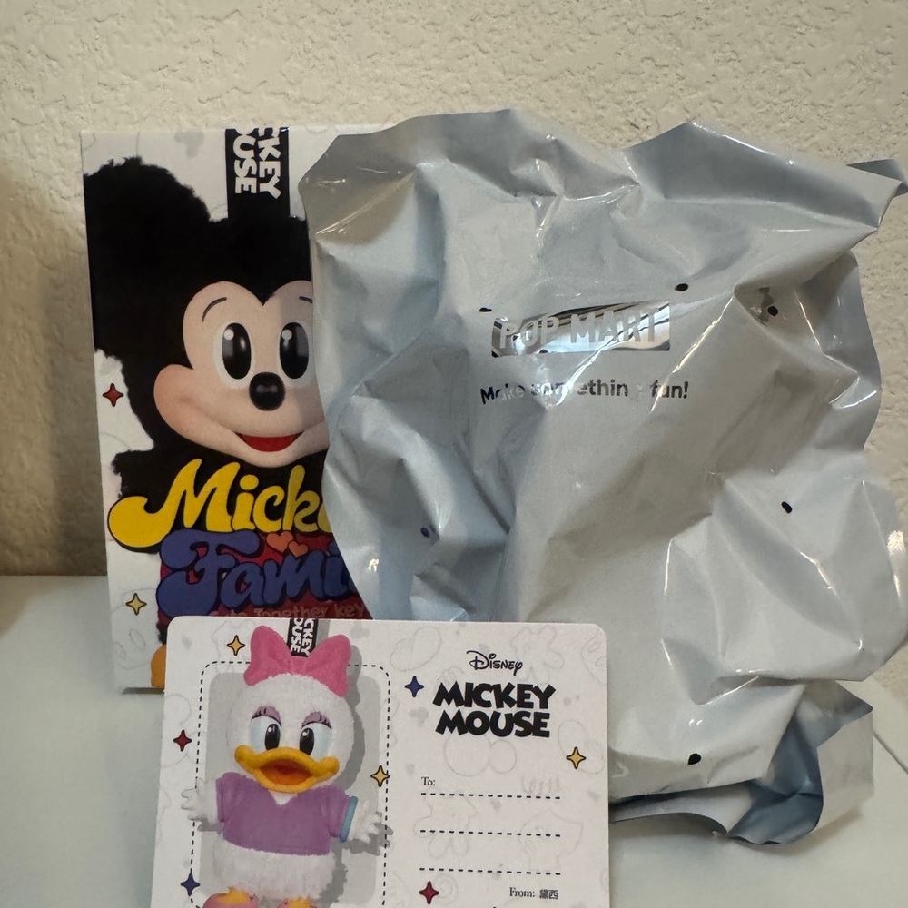 Mickey & Family - Confirmed Daisy